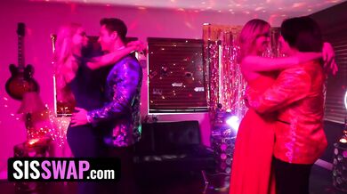 Horny BFFs Decide To Go All The Way With Their Own Step Brothers! - Khloe Kingsley